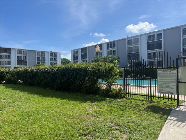 8730 N Sherman Cir 302, Miramar, FL 33025