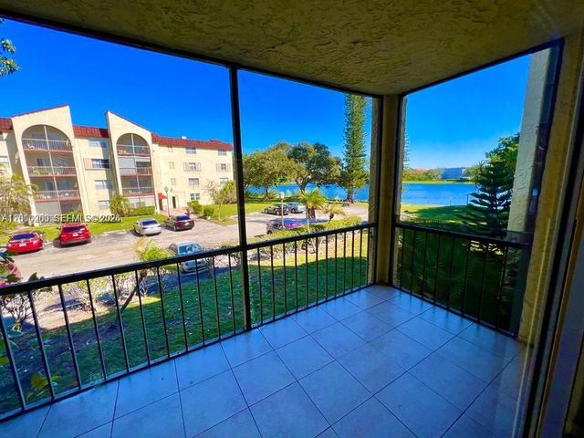 3300 Spanish Moss Terrace 206, Lauderhill, FL 33319