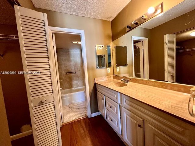 3300 Spanish Moss Terrace 206, Lauderhill, FL 33319