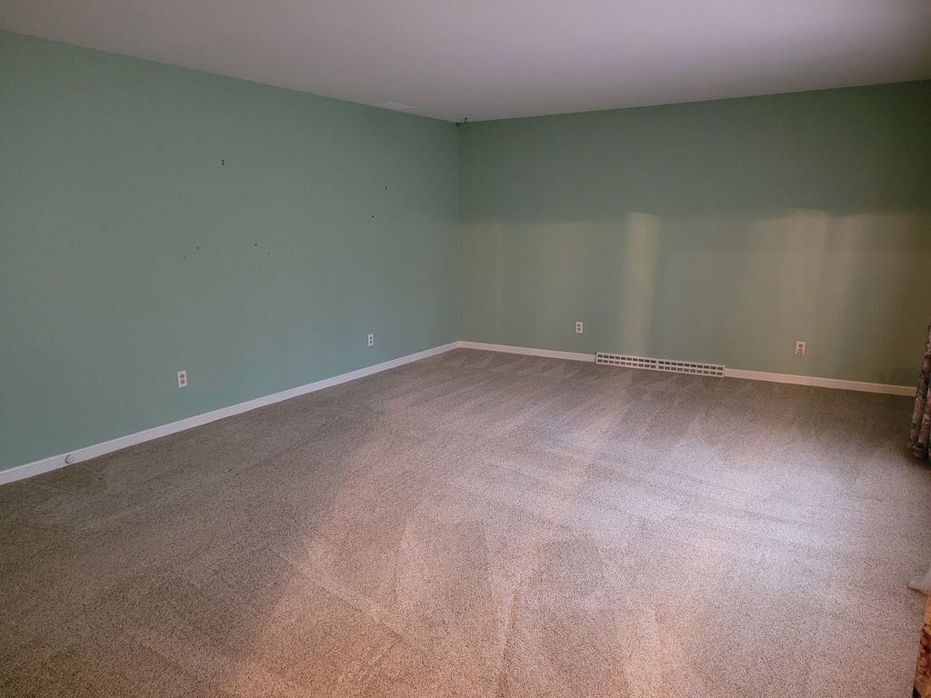 Image 13 of property listing at 25 Wildwood Drive, Mt Vernon, IL 62864