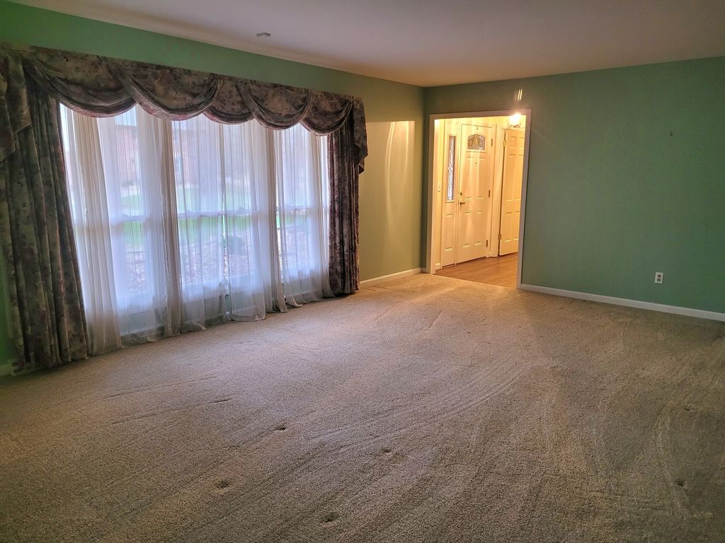 Image 14 of property listing at 25 Wildwood Drive, Mt Vernon, IL 62864