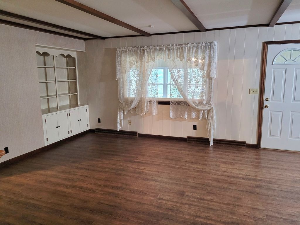 Image 15 of property listing at 25 Wildwood Drive, Mt Vernon, IL 62864