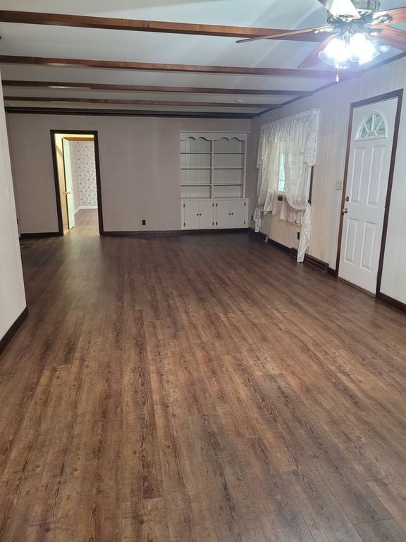 Image 24 of property listing at 25 Wildwood Drive, Mt Vernon, IL 62864