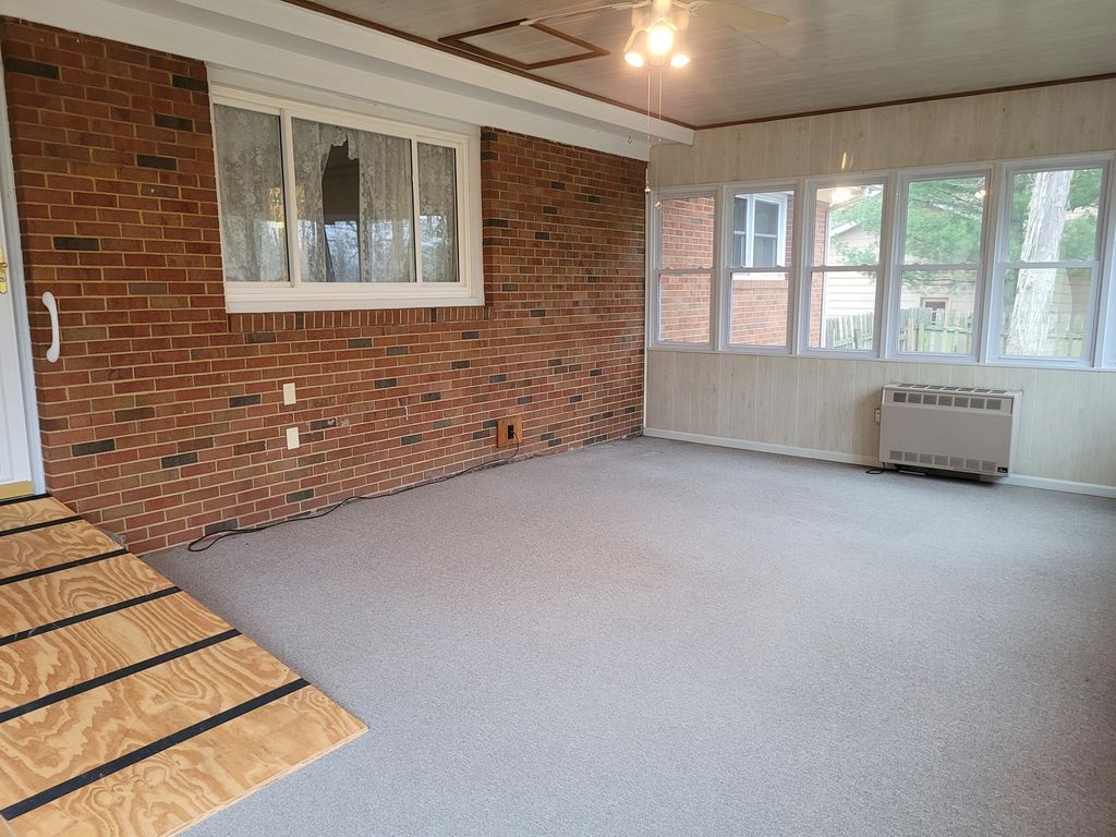 Image 27 of property listing at 25 Wildwood Drive, Mt Vernon, IL 62864