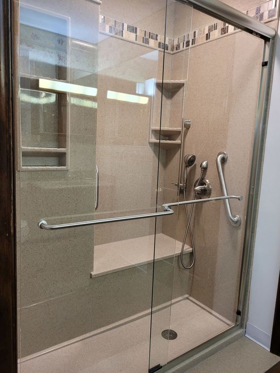 Image 30 of property listing at 25 Wildwood Drive, Mt Vernon, IL 62864