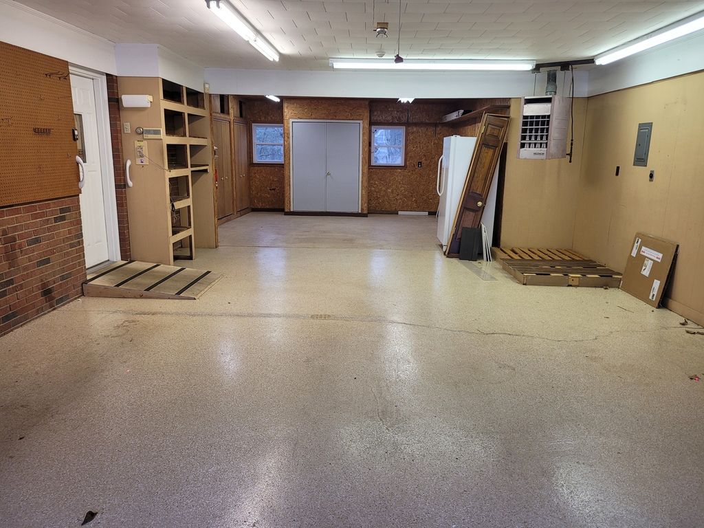 Image 39 of property listing at 25 Wildwood Drive, Mt Vernon, IL 62864