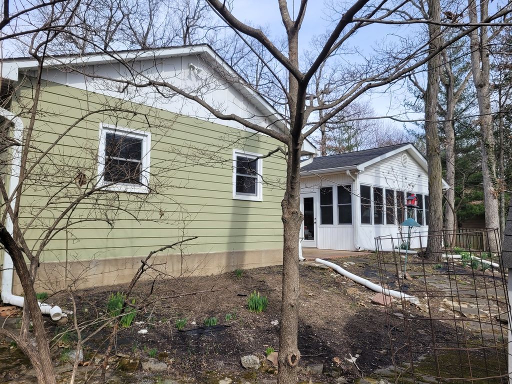 Image 5 of property listing at 25 Wildwood Drive, Mt Vernon, IL 62864