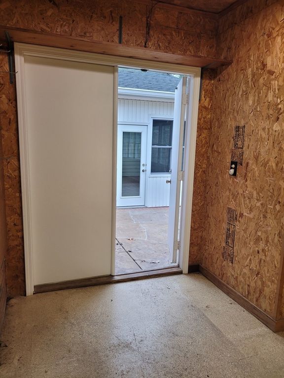 Image 42 of property listing at 25 Wildwood Drive, Mt Vernon, IL 62864