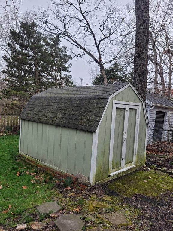 Image 45 of property listing at 25 Wildwood Drive, Mt Vernon, IL 62864