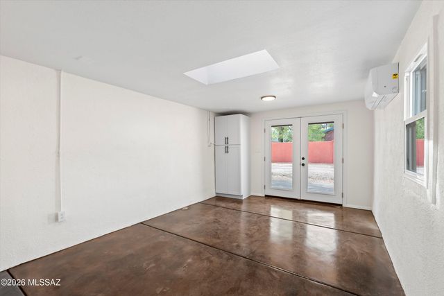 1320 E Hampton Street, Tucson, AZ 85719