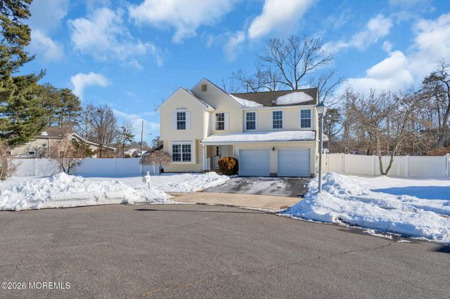 16 S Olympia Drive, Waretown, NJ 08758