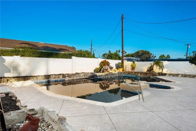 13614 Dall Lane, North Tustin, CA 92705