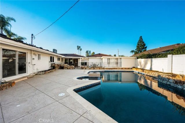 13614 Dall Lane, North Tustin, CA 92705