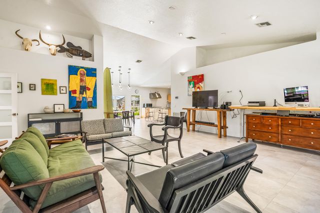 649 E Causeway Boulevard, Vero Beach, FL 32963