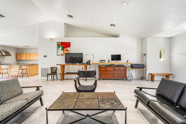 649 E Causeway Boulevard, Vero Beach, FL 32963