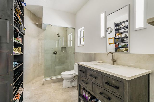 649 E Causeway Boulevard, Vero Beach, FL 32963