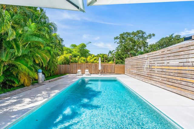 649 E Causeway Boulevard, Vero Beach, FL 32963