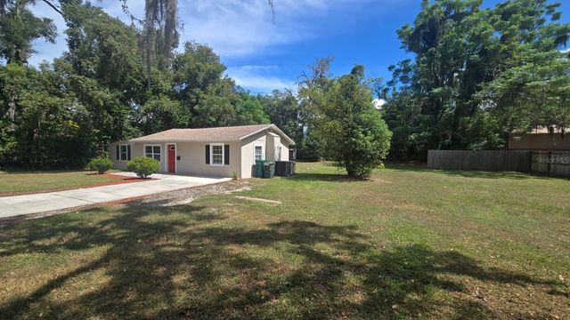 303 JOSEPHINE AVENUE, Fruitland Park, FL 34731