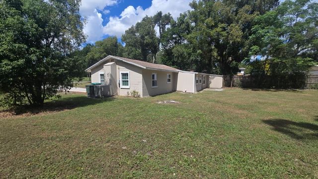 303 JOSEPHINE AVENUE, Fruitland Park, FL 34731