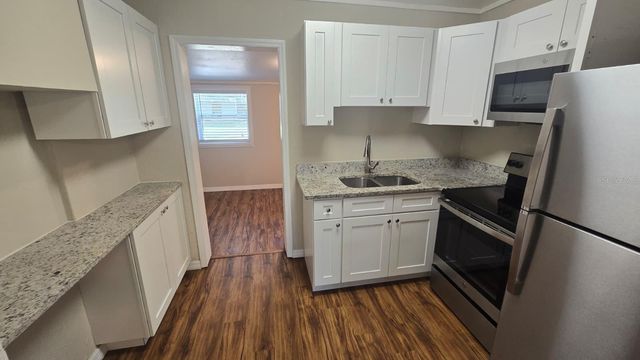 303 JOSEPHINE AVENUE, Fruitland Park, FL 34731