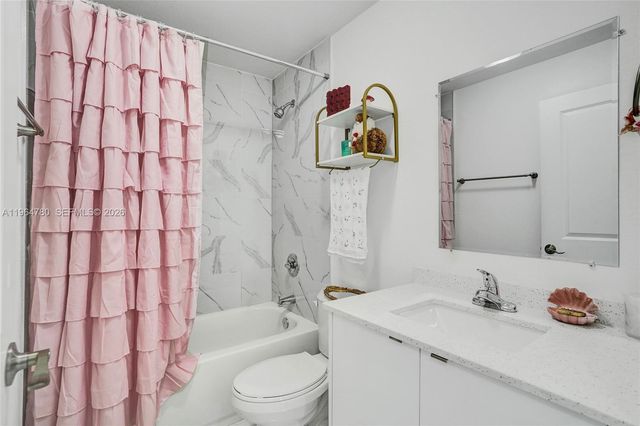 1712 NW 76th Ter 1712, Miami, FL 33147