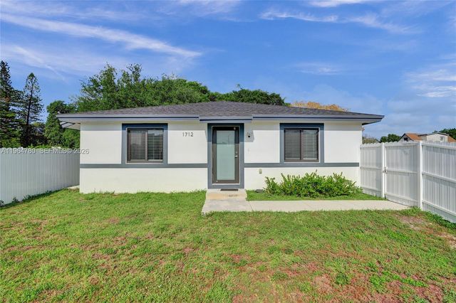 1712 NW 76th Ter 1712, Miami, FL 33147