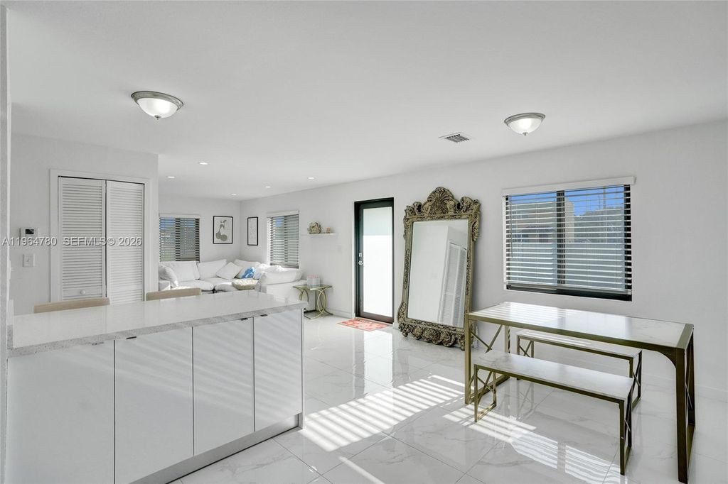 1712 NW 76th Ter 1712, Miami, FL 33147