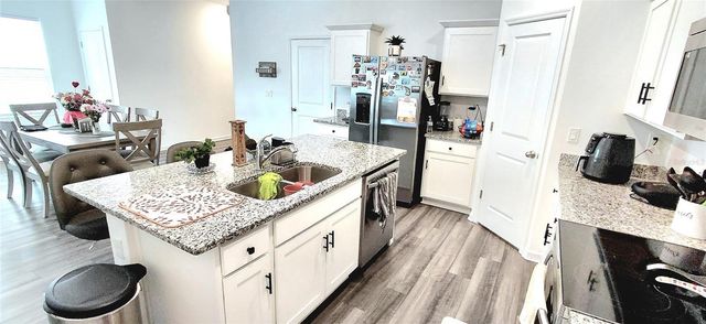 38457 HONEYSUCKLE DRIVE, Dade City, FL 33525