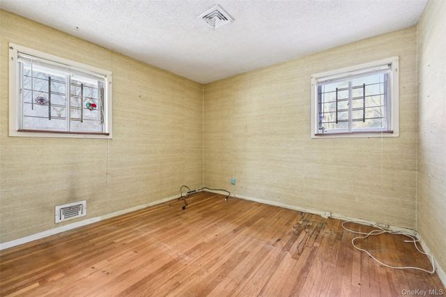 25 Freund Drive, Nanuet, NY 10954