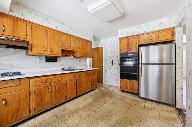 25 Freund Drive, Nanuet, NY 10954