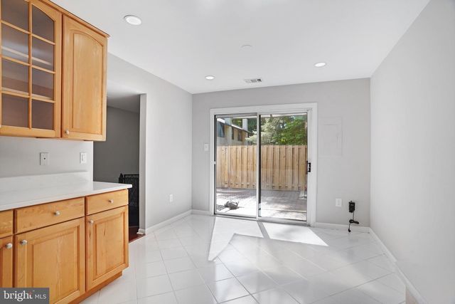 5693 SUMMER OAK WAY, Burke, VA 22015