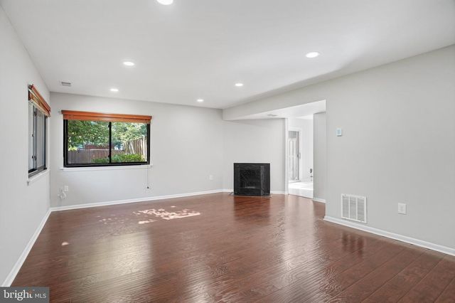 5693 SUMMER OAK WAY, Burke, VA 22015