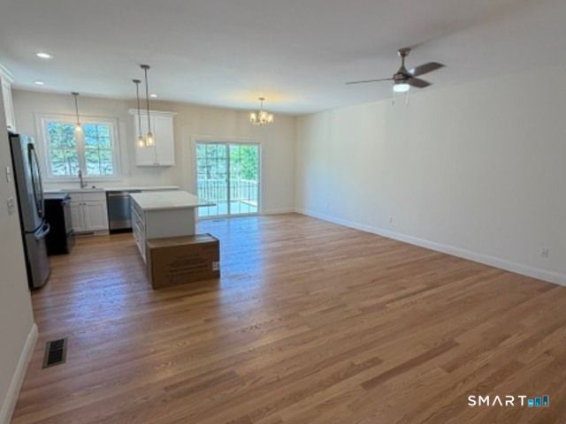 90 Apple Gate 190, Southington, CT 06489