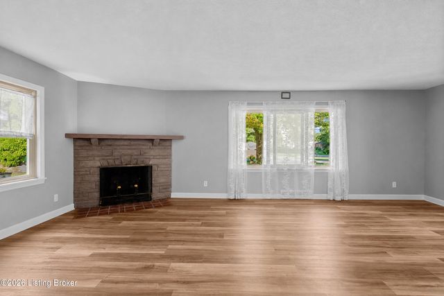 9014 Fern Creek Rd, Louisville, KY 40291