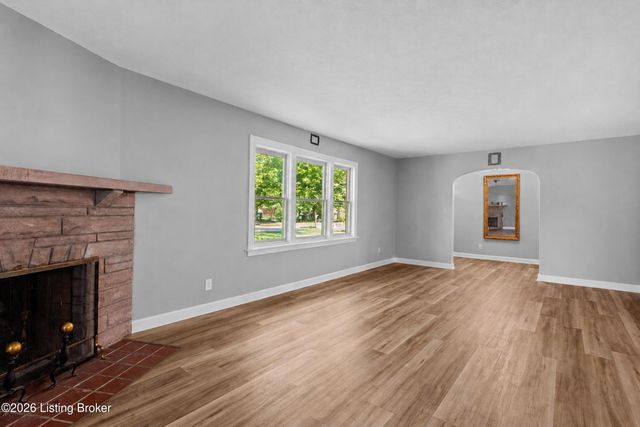 9014 Fern Creek Rd, Louisville, KY 40291