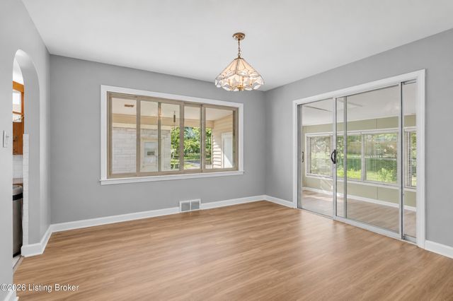 9014 Fern Creek Rd, Louisville, KY 40291
