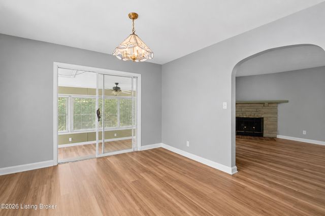 9014 Fern Creek Rd, Louisville, KY 40291