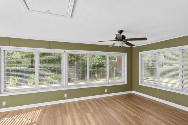 9014 Fern Creek Rd, Louisville, KY 40291