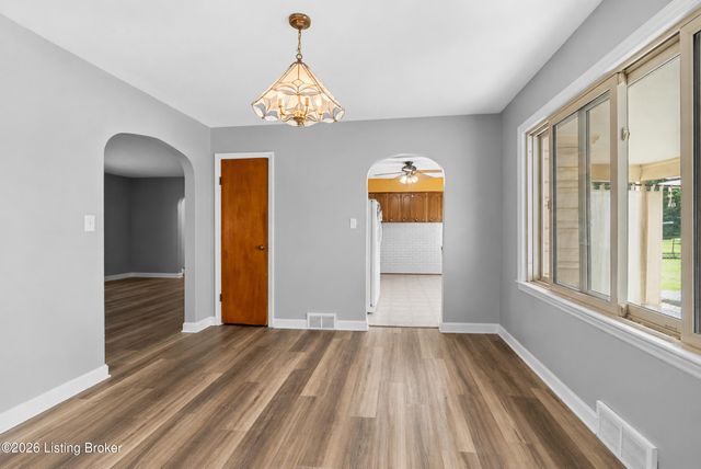 9014 Fern Creek Rd, Louisville, KY 40291