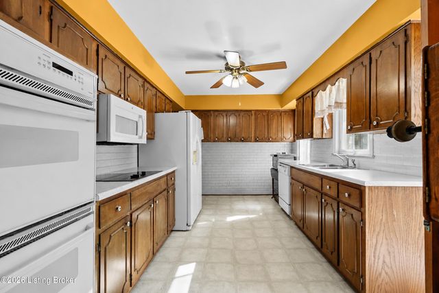 9014 Fern Creek Rd, Louisville, KY 40291