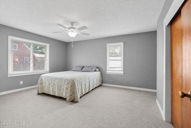 9014 Fern Creek Rd, Louisville, KY 40291