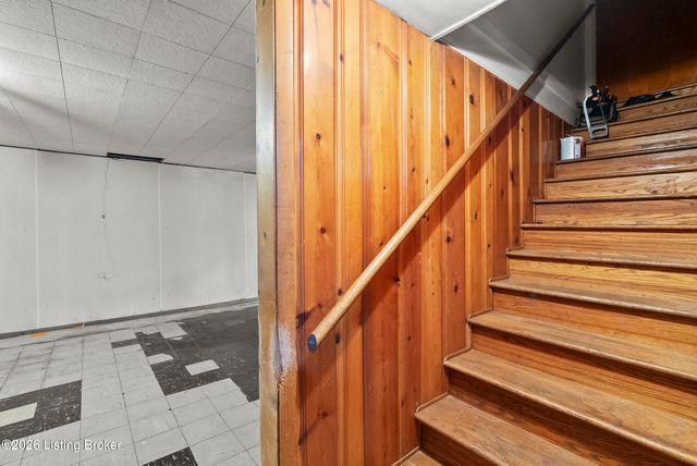 9014 Fern Creek Rd, Louisville, KY 40291