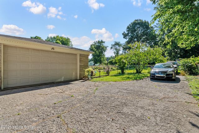 9014 Fern Creek Rd, Louisville, KY 40291