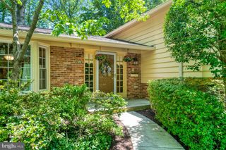 8616 CANTERBURY DR, Annandale, VA 22003