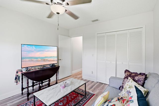 5887 Parkwalk Circle W, Boynton Beach, FL 33472