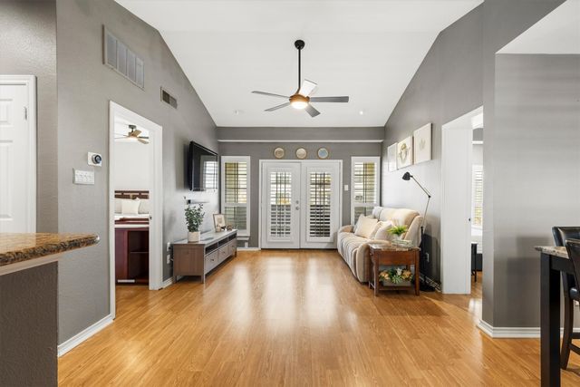 4104 N Hall Street 334, Dallas, TX 75219