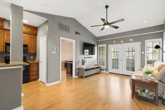 4104 N Hall Street 334, Dallas, TX 75219
