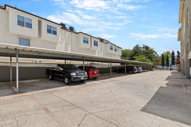 4104 N Hall Street 334, Dallas, TX 75219