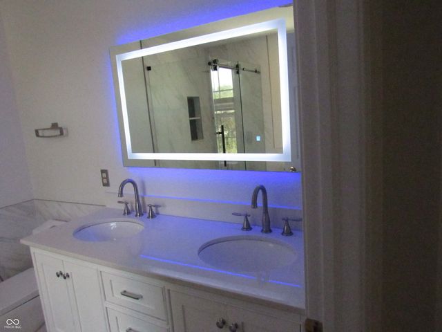 8287 Shute Circle, Avon, IN 46123