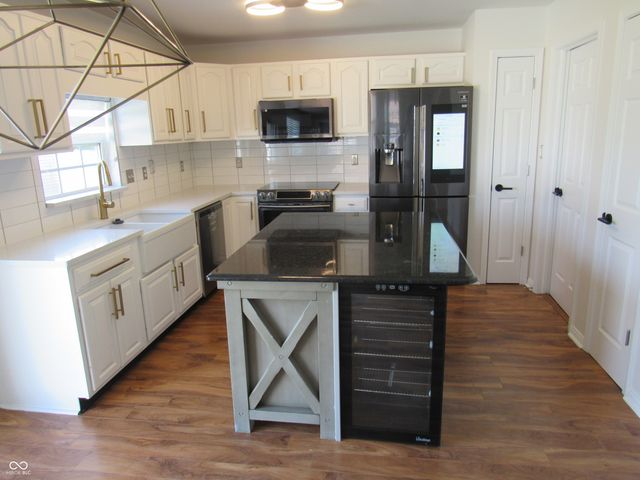 8287 Shute Circle, Avon, IN 46123